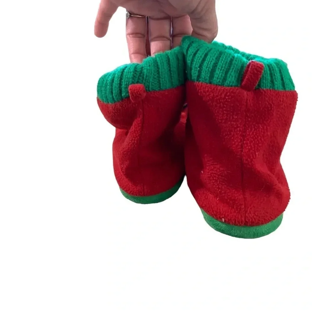 Disney Mickey Mouse Christmas knit slippers size 11/12